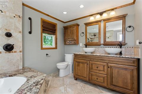 904 Salem Dr, Huron, OH 44839 photo 17