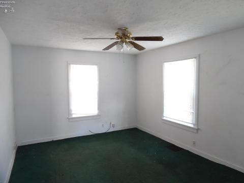 215 W Laurel St, Willard, OH 44890 photo 2
