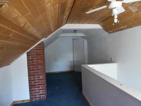 215 W Laurel St, Willard, OH 44890 photo 7