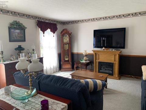 1668 Lyon Rd, Willard, OH 44890 photo 3