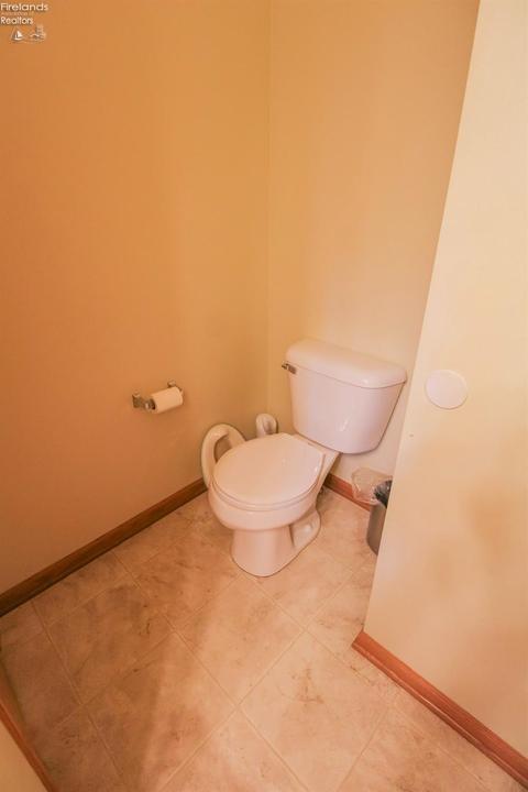 1030 Eagle Ridge Dr, Huron, OH 44839 photo 25