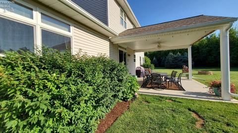 1030 Eagle Ridge Dr, Huron, OH 44839 photo 3