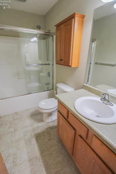 1030 Eagle Ridge Dr, Huron, OH 44839 photo 37