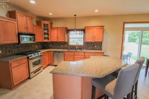 1030 Eagle Ridge Dr, Huron, OH 44839 photo 13