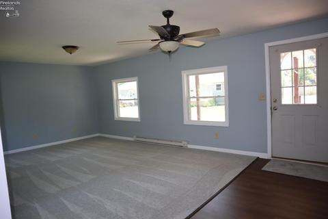 11 Pine St, Norwalk, OH 44857 photo 3