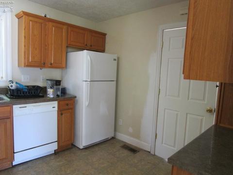 281 Spring St, Clyde, OH 43410 photo 4