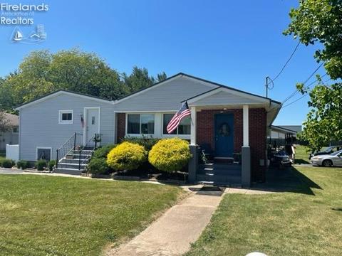 1211 Huron Avery Rd, Huron, OH 44839 photo 1