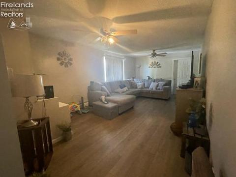 1211 Huron Avery Rd, Huron, OH 44839 photo 4