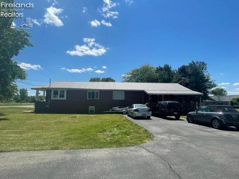 1211 Huron Avery Rd, Huron, OH 44839 photo 2