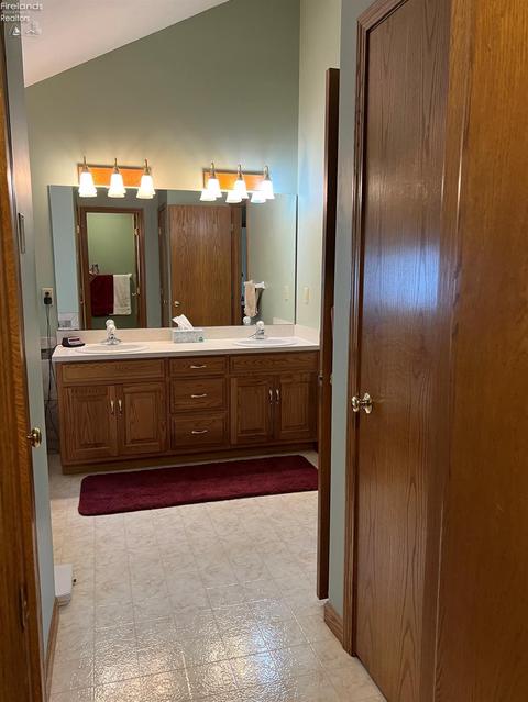 905 Glenview Dr, Huron, OH 44839 photo 17