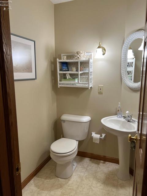 905 Glenview Dr, Huron, OH 44839 photo 10