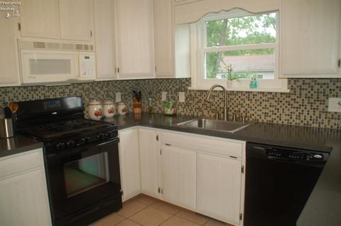 540 Washington Ave, Huron, OH 44839 photo 5