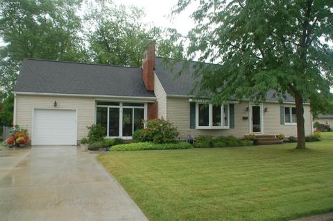 540 Washington Ave, Huron, OH 44839 photo 2
