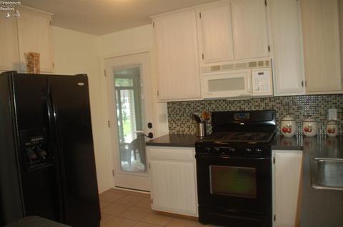540 Washington Ave, Huron, OH 44839 photo 6