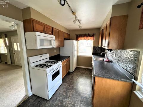 532 Princeton Ave, Elyria, OH 44035 photo 2