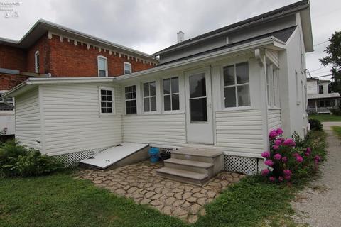118 E Forest St, Clyde, OH 43410 photo 4