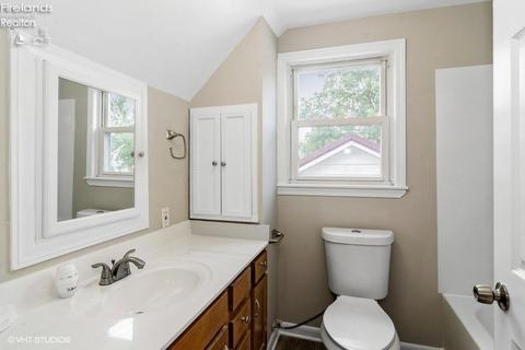 706 Maplewood, Willard, OH 44890 photo 11