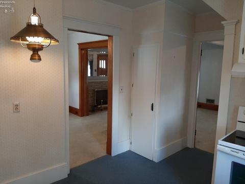 141 Robert Ave, Bellevue, OH 44811 photo 17