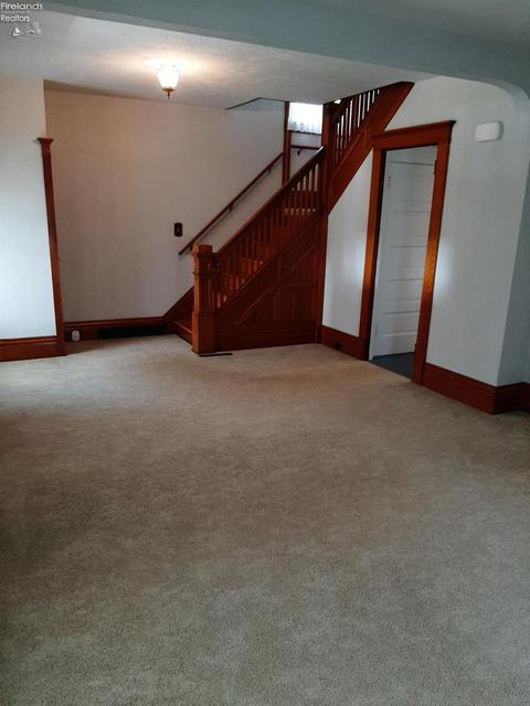 141 Robert Ave, Bellevue, OH 44811 photo 5
