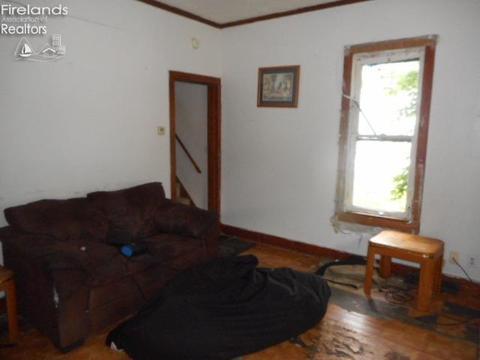 634 Spangler St, Willard, OH 44890 photo 3