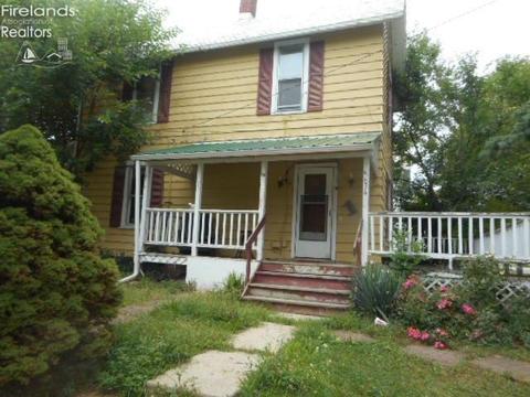 634 Spangler St, Willard, OH 44890 photo 1
