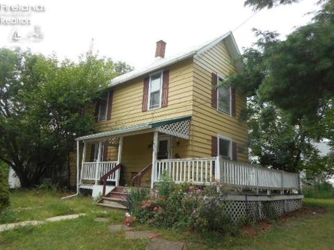 634 Spangler St, Willard, OH 44890 photo 2