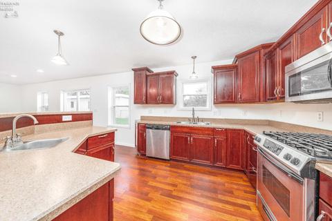 124 Prospect St, Clyde, OH 43410 photo 5