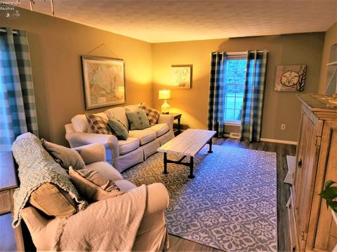 3208 Lawrence Ave, Huron, OH 44839 photo 8