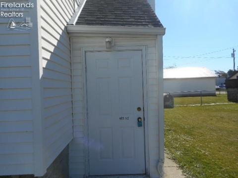 403 Maplewood St, Willard, OH 44890 photo 2