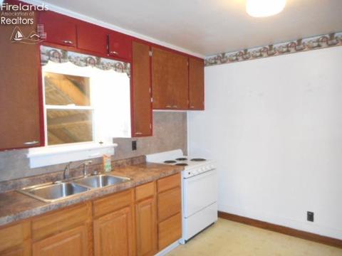 403 Maplewood St, Willard, OH 44890 photo 14