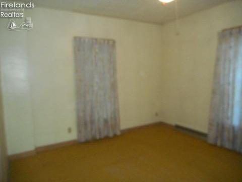 403 Maplewood St, Willard, OH 44890 photo 10