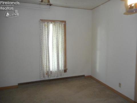 403 Maplewood St, Willard, OH 44890 photo 9