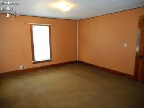 403 Maplewood St, Willard, OH 44890 photo 15