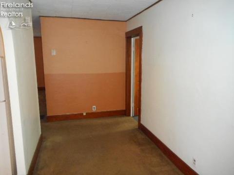 403 Maplewood St, Willard, OH 44890 photo 18