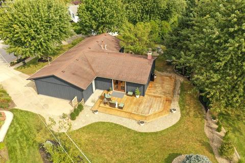 323 E Forest St, Clyde, OH 43410 photo 7