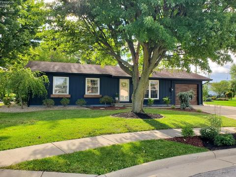 323 E Forest St, Clyde, OH 43410 photo 2