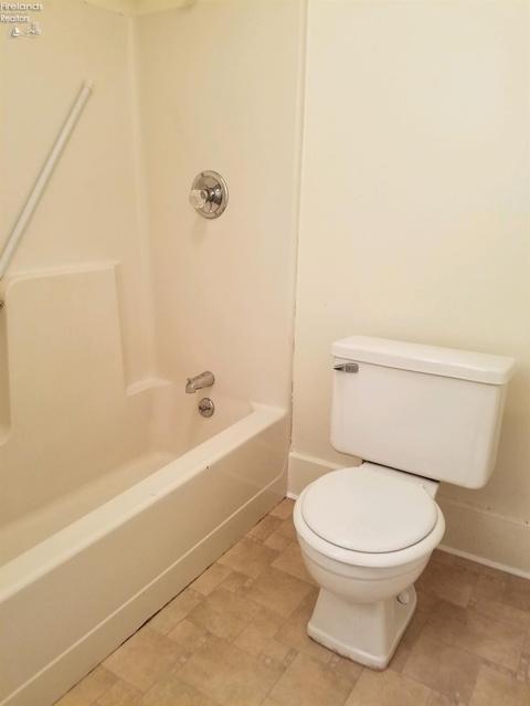 503 E Main St, Bellevue, OH 44811 photo 8
