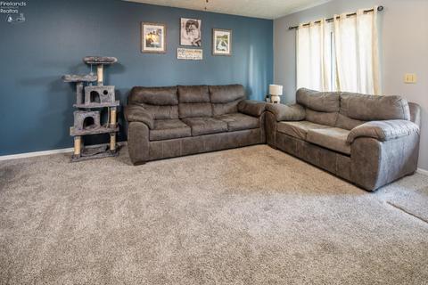 721 Ames St, Clyde, OH 43410 photo 3