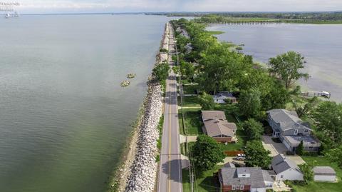 409 Cedar Point Rd, Sandusky, OH 44870 photo 50