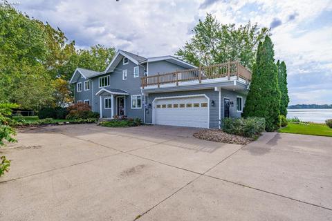 409 Cedar Point Rd, Sandusky, OH 44870 photo 2