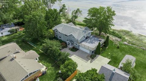 409 Cedar Point Rd, Sandusky, OH 44870 photo 3