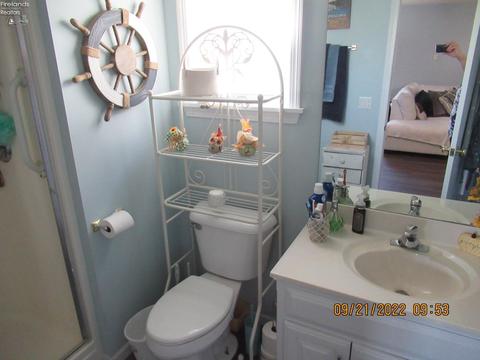 533 Park St, Willard, OH 44890 photo 6