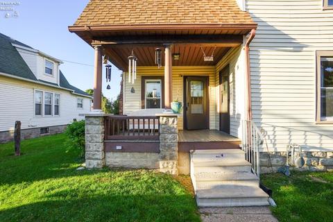 419 Moore Ave, Bellevue, OH 44811 photo 2
