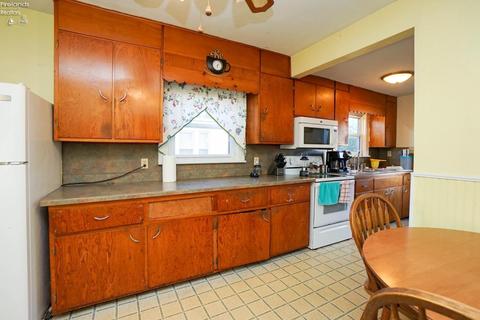 419 Moore Ave, Bellevue, OH 44811 photo 19