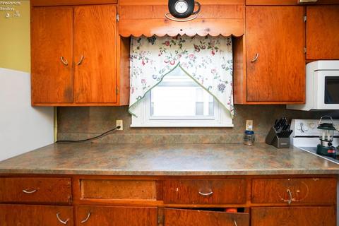 419 Moore Ave, Bellevue, OH 44811 photo 21