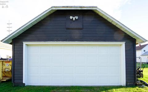 419 Moore Ave, Bellevue, OH 44811 photo 10