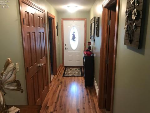23 Eagleview Dr, Monroeville, OH 44847 photo 2