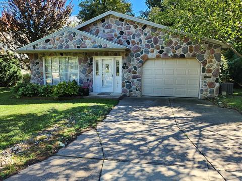 602 Wesleyan Dr, Lakeside, OH 43440