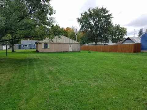 515 6th St, Fremont, OH 43420