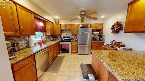 999 Overlook Dr, Willard, OH 44890 photo 7
